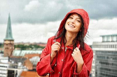 A rainy day can\'t get her down!