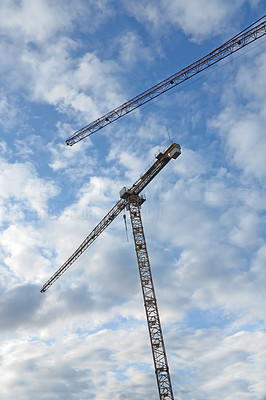 A photo of a hoisting crane