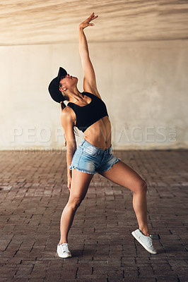 She\'s got a hip hop swagger